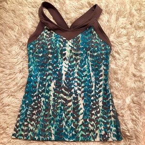 Lucy Cross Back Tank Top in Size S